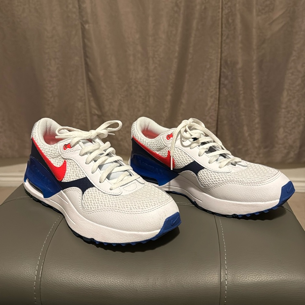 “Nike Air Max”